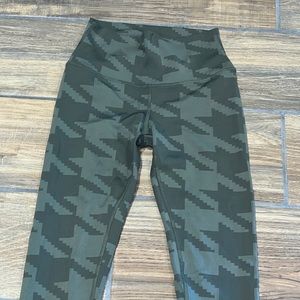 Alo yoga green leggings Xs